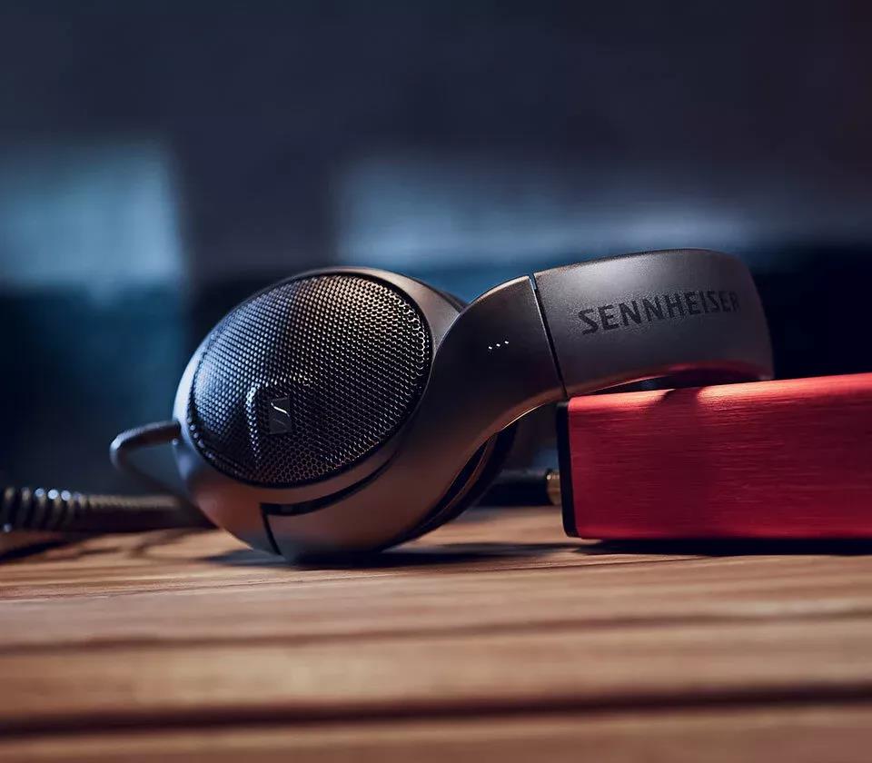 <b>Sennheiser森海塞爾即將發(fā)售新品HD 400 PRO專業(yè)監(jiān)聽耳機</b>